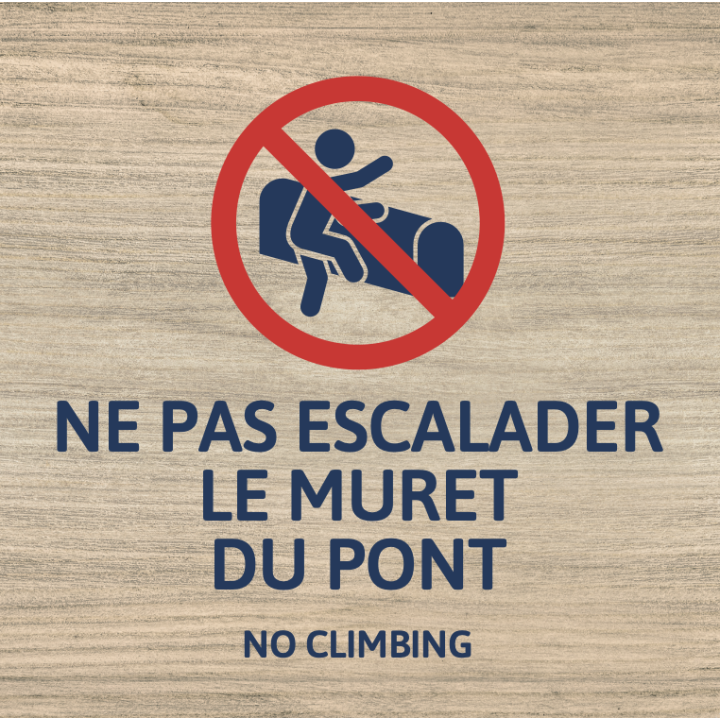 Panneau Interdiction d'escalader le muret du pont